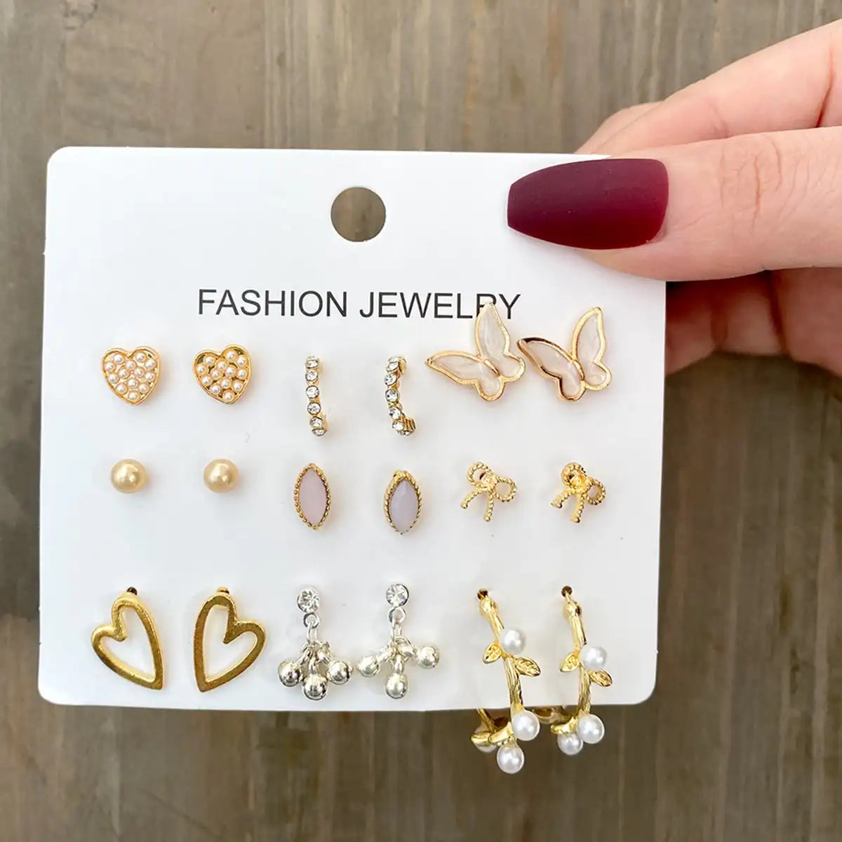 Exclusive Kit with 40 Earrings – Variety and Style for Every Look!